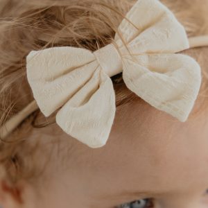 Haarbandje beige strik. Voor babys tot 8 jaar