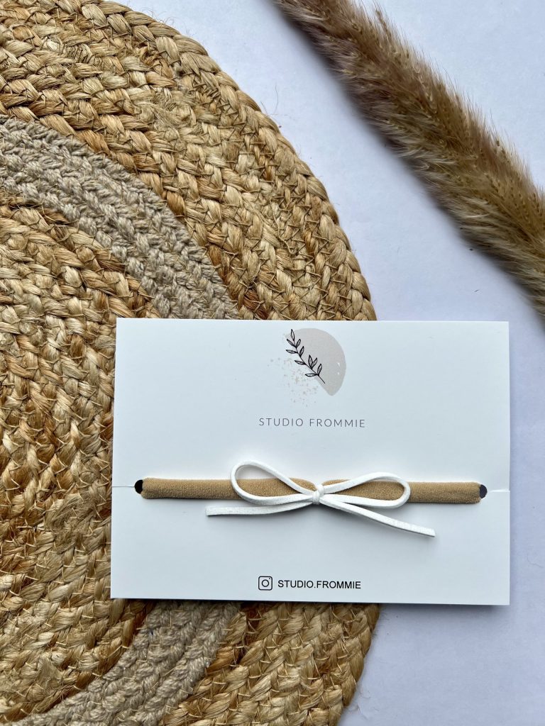 Elegant Haarbandje wit nr01 met verfijnde witte strik voor stijlvolle kinderkapsels