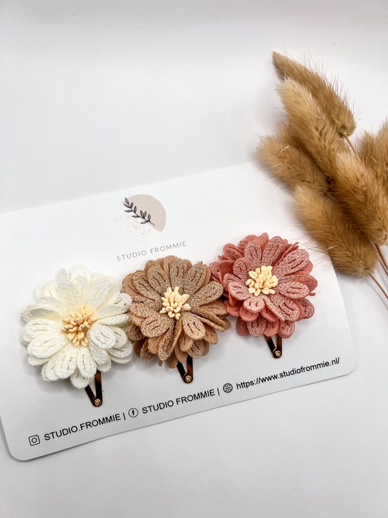 Haarspeldje Benthe. Klikklak of alligator. Zilver of goud. Bloemen