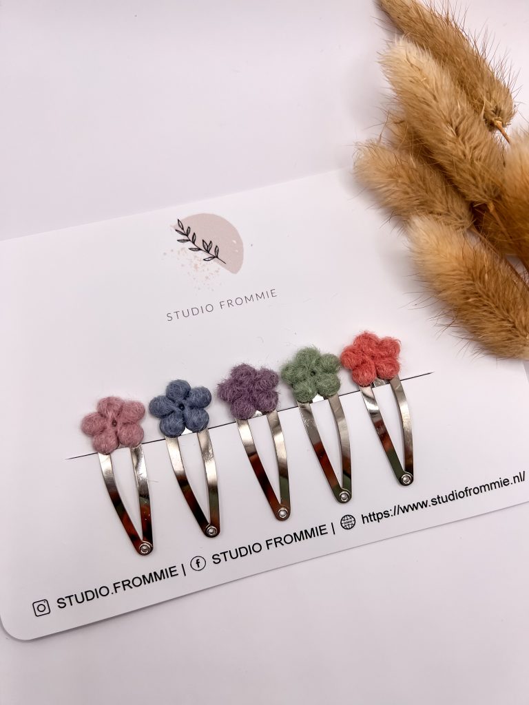 Haarspeldje Hailey. Bloemen. Vilt