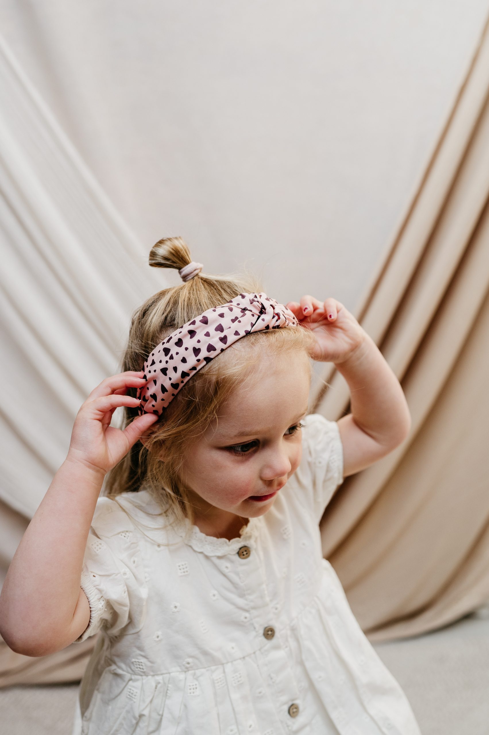 Diadeem knoop haarband hartjes roze