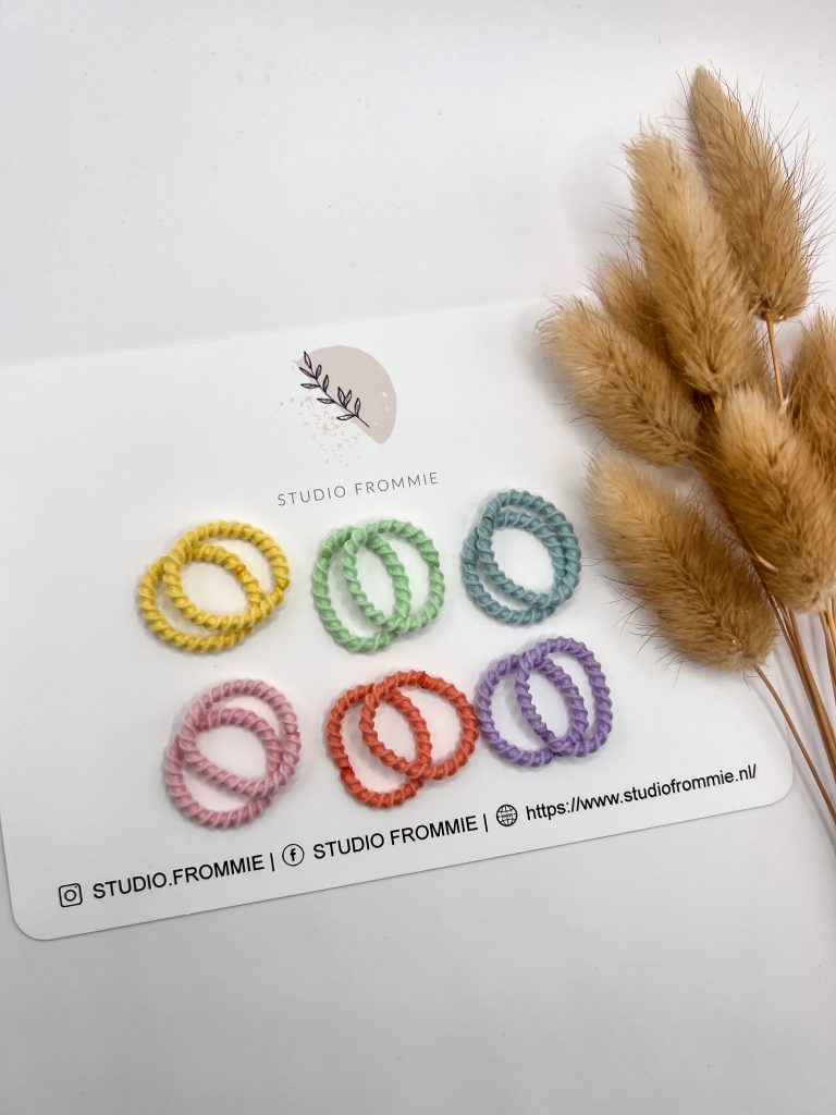 Haarelastiekjes regenboog ribbel. 12 stuks