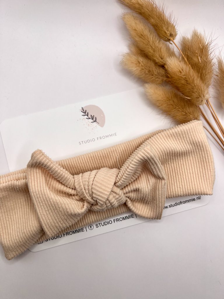 Tulband ribstrik creme