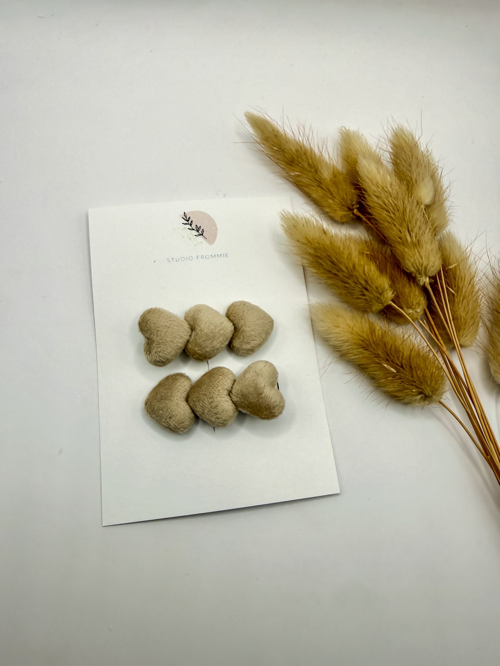 Setje haarspeldjes hartjes - beige