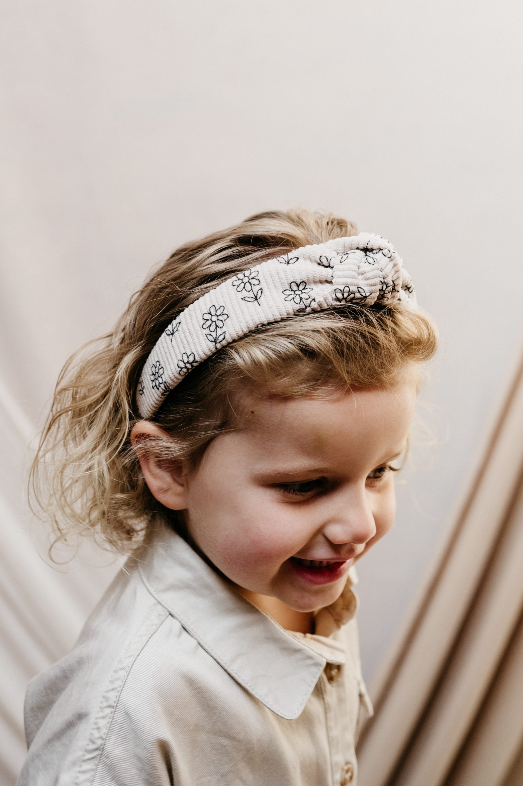 MEES & MEG x Studio Frommie | Diadeem knoop haarband - Daisy Bodega