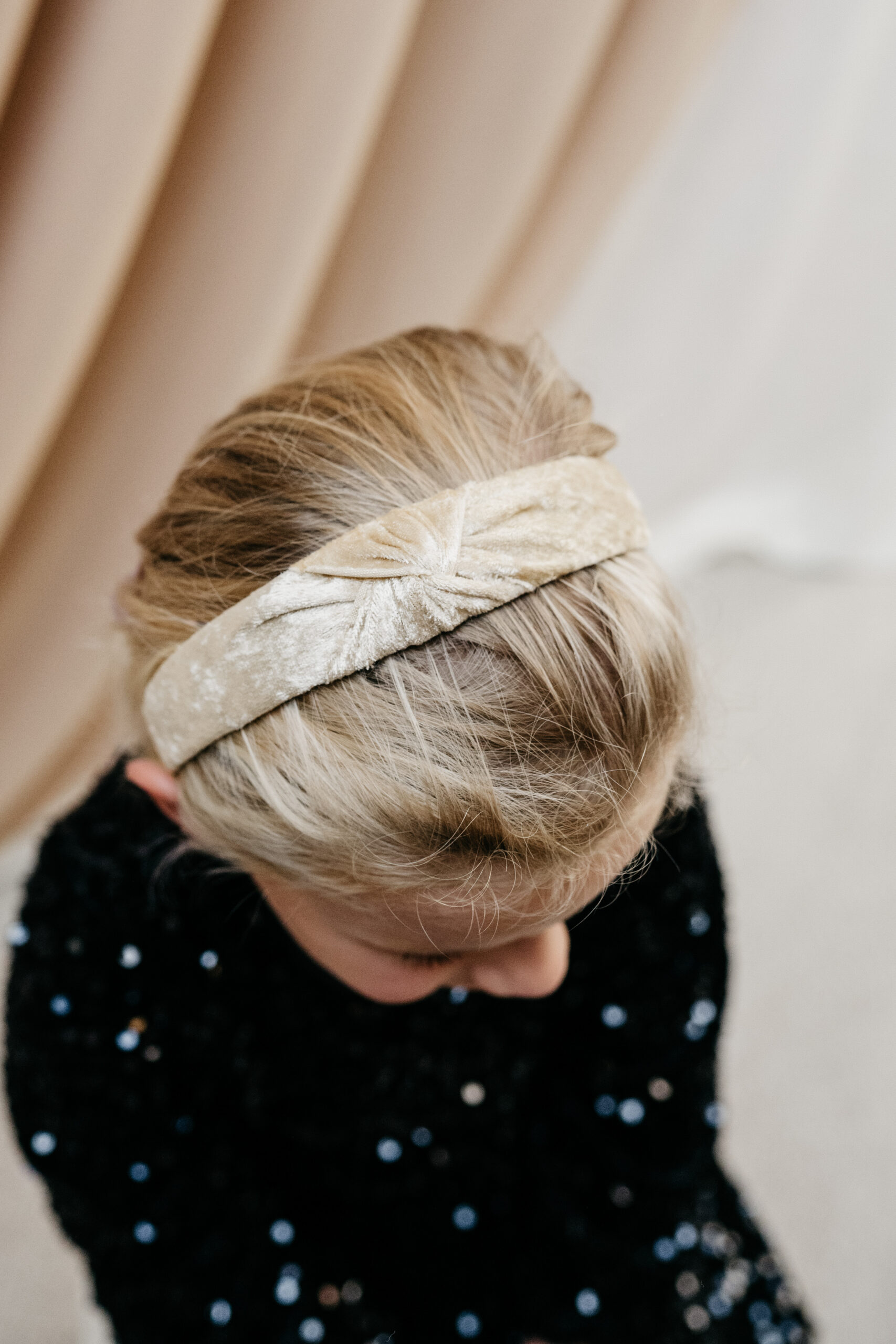 MEES & MEG x Studio Frommie | Diadeem knoop haarband - Kerst Champagne