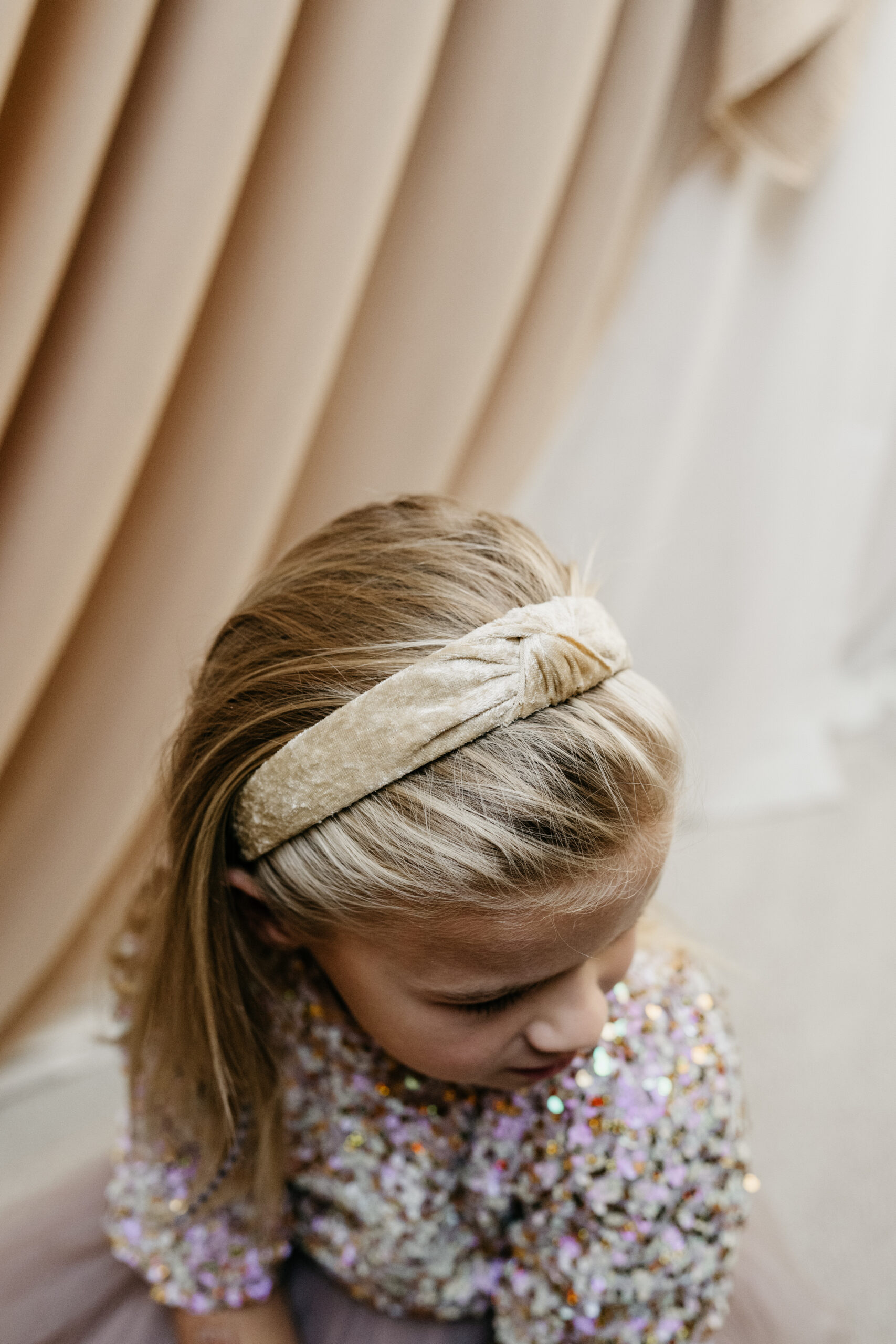 MEES & MEG x Studio Frommie | Diadeem knoop haarband - Kerst Champagne