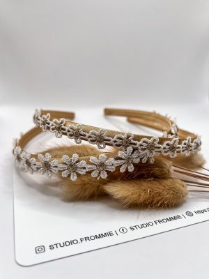 Diadeem gouden madelief. Bloemen