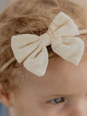Haarbandje beige strik. Voor babys tot 8 jaar