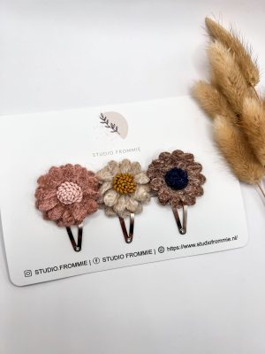 Haarspeldje Wool flower. Zilver of goud. Alligator of klikklak