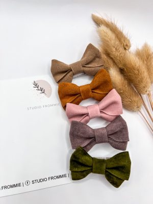 Haarspeldje Nora. Suede strik.