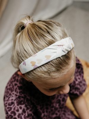 knoop haarband hartjes